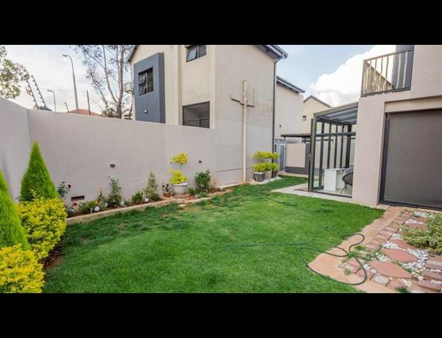 3 BEDROOM TOWNHOUSE FOR SALE IN TERENURE
